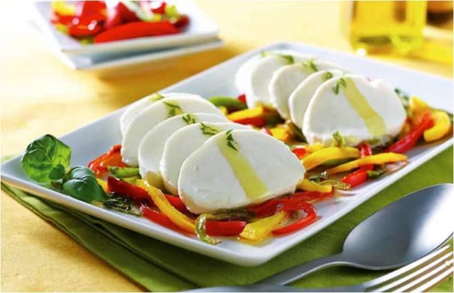 Salade de Mozzarella aux Poivrons et Basilic - Galbani – od ponad 140 lat dostarczamy najlepsze włoskie smaki na talerze całego świata