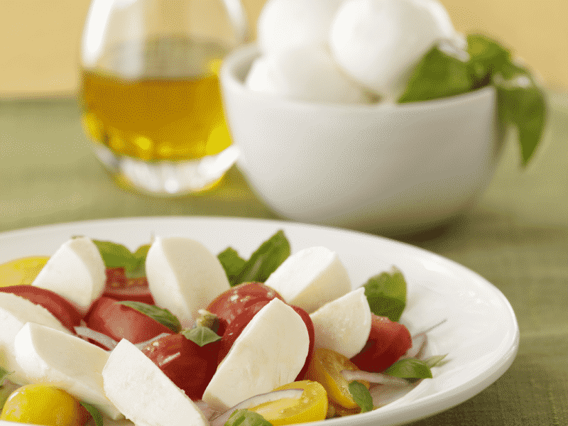 Salade Tomates Mozzarella - Galbani – od ponad 140 lat dostarczamy najlepsze włoskie smaki na talerze całego świata